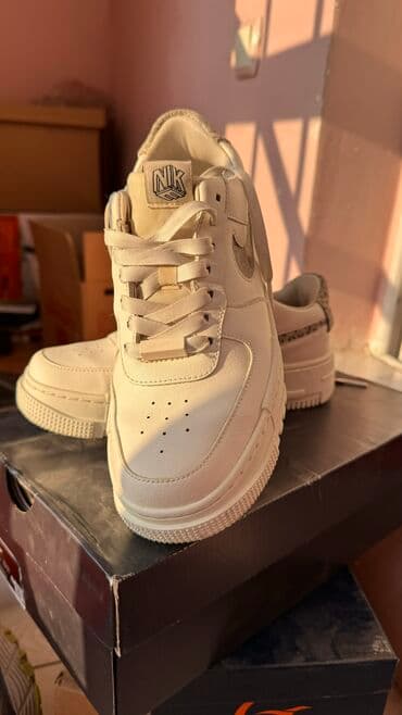 Спецодежда: Кроссовки, 38.5, Nike, Б/у, цвет - Белый, Самовывоз — 2