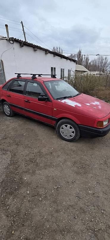 Volkswagen Passat: 1989 г., 1.8 л, Ручные, Бензин, Седан at lalafo.kg Volkswagen Passat: 1989 г., 1.8 л, Ручные, Бензин, Седан