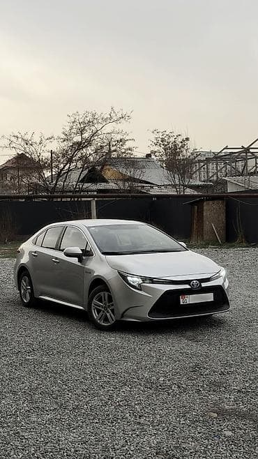 Toyota Corolla: 2021 г.