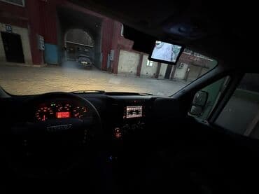 купить грузовой автомобиль с манипулятором бу: Легкий грузовик, Iveco — 9