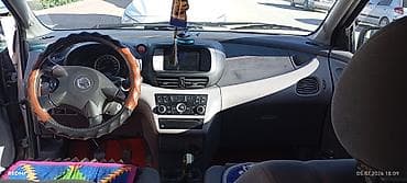 mazda millena: Nissan Almera Tino: 2002 г., 1.8 л, Механика, Бензин, Хэтчбэк — 6