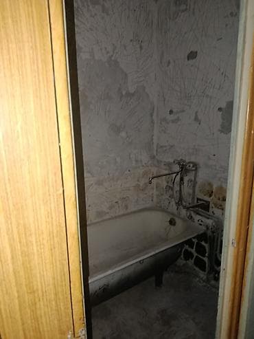 кто сдает квартиры: 3 комнаты, 58 м², 105 серия, 1 этаж, Требуется ремонт — 5