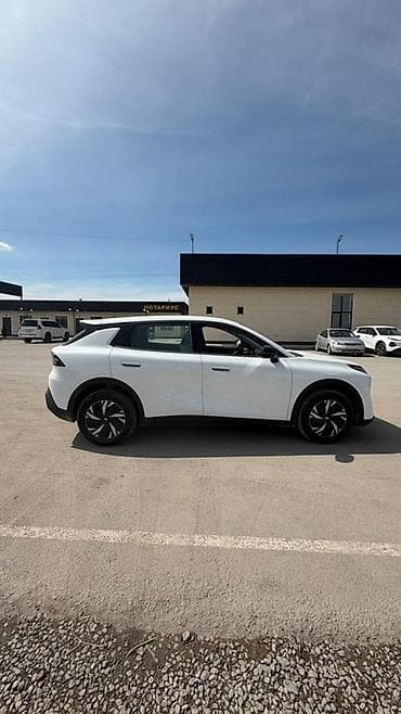 leapmotor b10: Changan Qiyuan Q05: 2026 г., 0.1 л, Автомат, Электромобиль, Универсал — 8