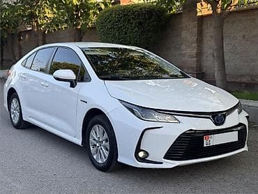 8: Toyota Corolla: 2019 г., 1.8 л, Гибрид, Седан — 3