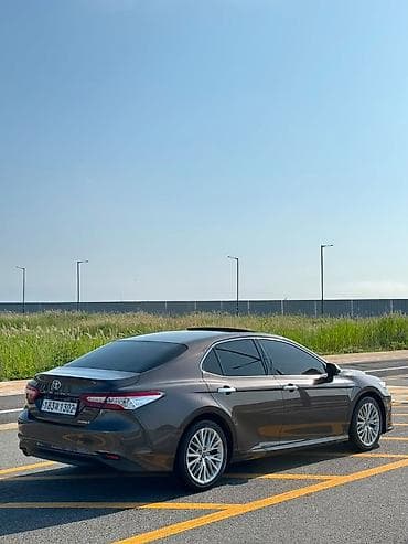 camry: Toyota Camry: 2019 г., Гибрид, Седан — 4