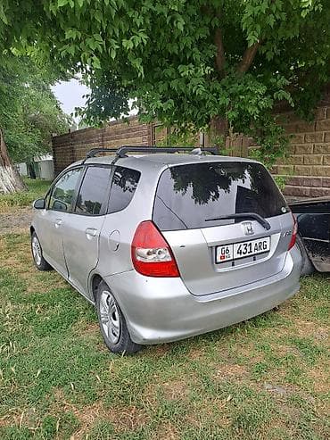 панорамная крыша: Фит сатылат абалы жакшы, Кара балтада.Обмен каралат . Honda Fit (с — 3