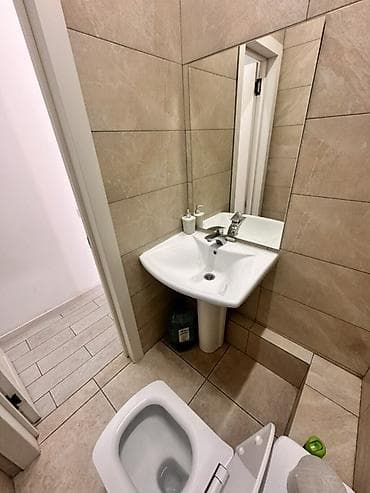 же панфилов: Аренда офисов, 200 м², В бизнес центре, 1 линия, С отдельным входом, С отдельным сан узлом — 10