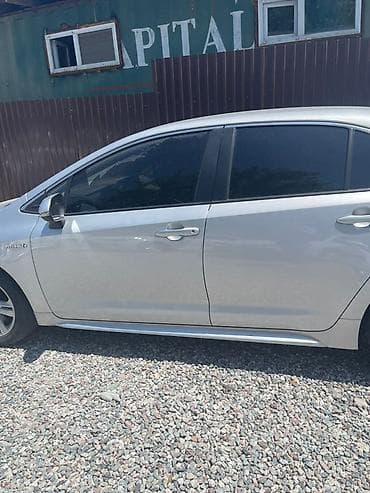 Транспорт: Toyota Corolla: 2021 г., Гибрид, Седан — 1