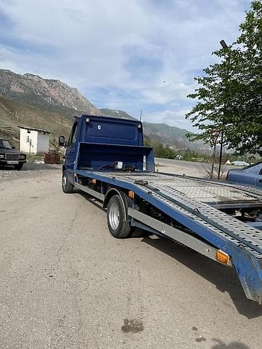 сколько стоит прогулочный катер: Эвакуатор, Mercedes-Benz, 1996 г., Ломаная — 3