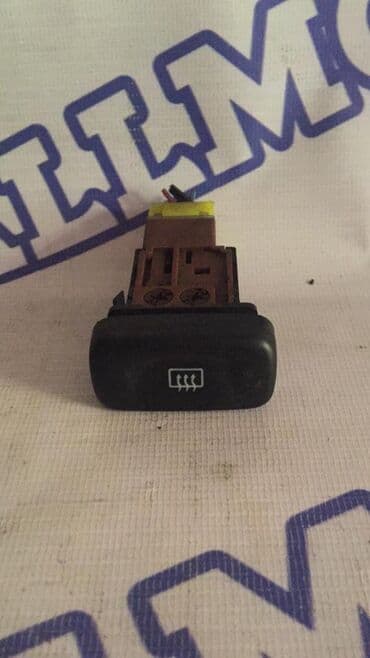 сколько стоят электронные часы: Nissan Primera P11, кнопка обдува лобового стекла — 1