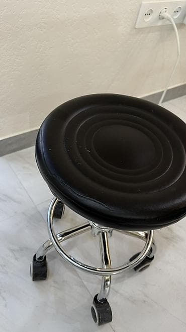 седушки: Крутящийся табурет на колесах для салона/мастерской. - Сиденье — 4