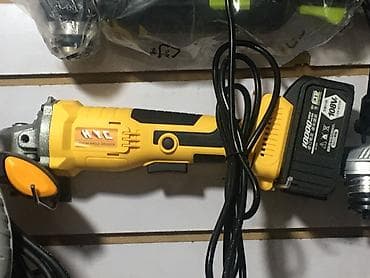 Балгарка 125д на батарейке без щёточные так же есть перфоратор и гайка