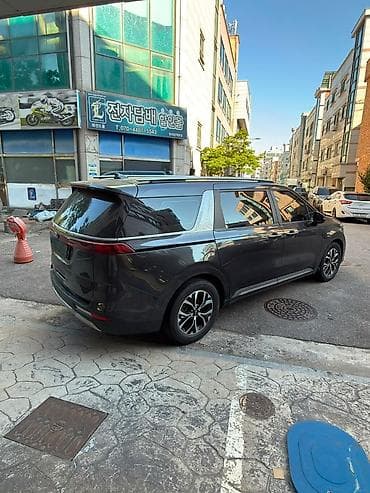 chrysler pacifica: Kia Carnival: 2018 г., Автомат, Бензин, Минивэн — 4
