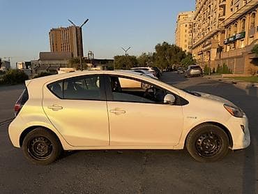 platform ok: Toyota Aqua: 2016 г., 1.5 л, Вариатор, Гибрид, Хэтчбэк — 2