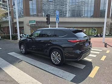 2 8: Toyota Highlander: 2022 г., 2.5 л, Автомат, Гибрид, Кроссовер — 2