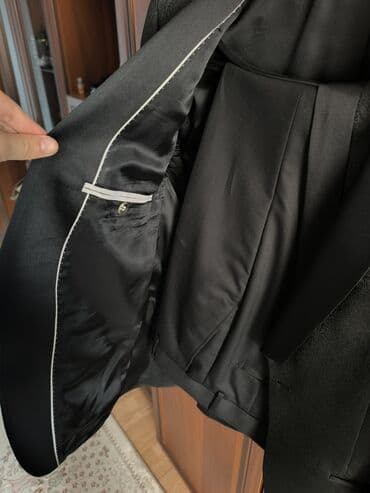 centone бишкек: Продам смокинг Centone!!! Производство:Турция 🇹🇷 
Размер:46 — 6