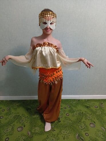 форма для танца: Детский карнавальный костюм Шута/Пьеро в ярких тонах. Комплектация: - — 7