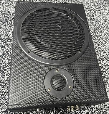 Активный автомобильный сабвуфер с высокочастотным динамиком и