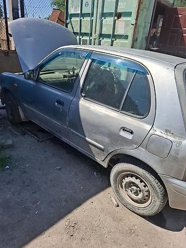 варо: Nissan March: 2000 г., Вариатор — 4
