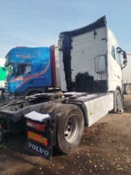 автомобили для инвалидов с ручным управлением: Тягач, Volvo, 2014 г., Шторный — 7