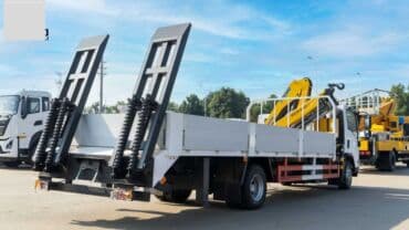 купить грузовой автомобиль с манипулятором бу: Манипулятор, Isuzu, 2024 г., от 4 т — 4