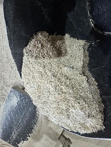 продаю кукруза: Отруби ————-50%
Зерно отход ——50% — 3