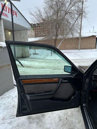 мерс под ешка: Mercedes-Benz E-Class: 1993 г., 3.2 л, Механика, Бензин, Универсал — 10