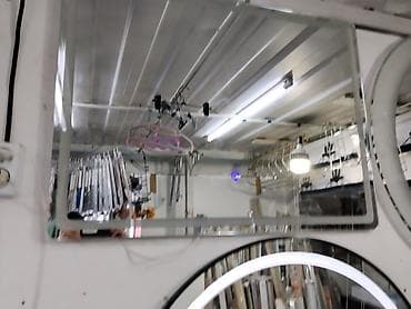 Декор жана интерьер: Настенное прямоугольное зеркало с декоративной фацетной рамкой. - — 1