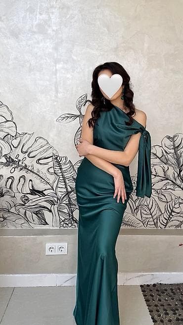 Платья: Вечернее платье, Русалка, Длинная модель, Атлас, Один рукав, S, M — 1