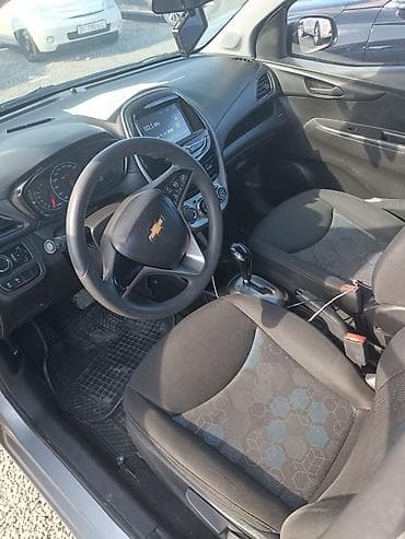 haval h3: Chevrolet Spark: 2017 г., 0.1 л, Автомат, Бензин, Хэтчбэк — 3