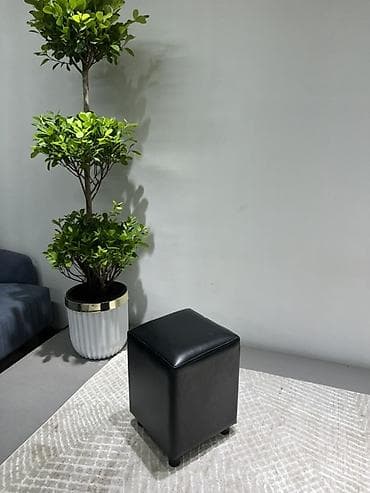 Пуфики: Пуф-куб в современном стиле - Компактная форма: квадратный пуф-куб — 1