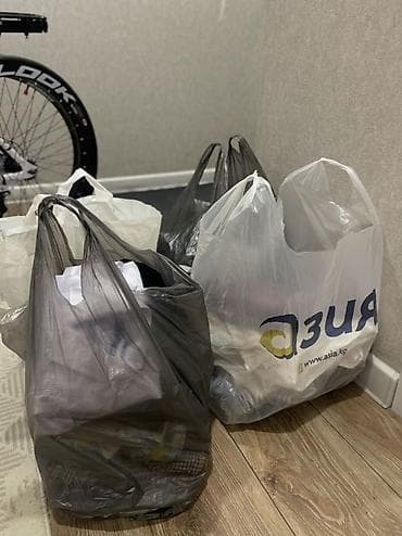 Отдам даром одежду и обувь женскую, подростковую и детскую