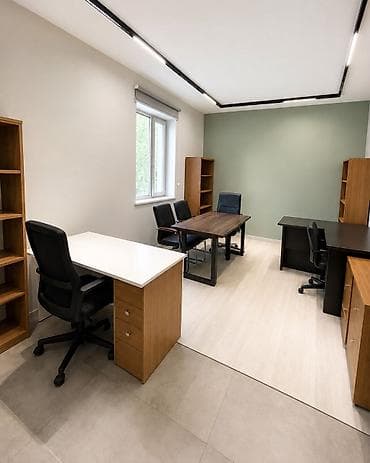 Коммерческая недвижимость: Аренда офисов, 100 м², С оборудованием — 1