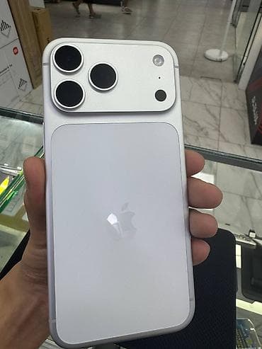 IPhone 17 Pro Max, Б/у, 256 ГБ, White Titanium, Зарядное устройство, Коробка, 100 %