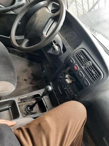 Продажа авто: Nissan : 1996 г., Механика — 9