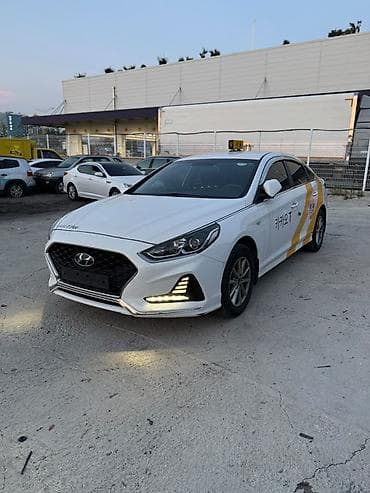 360: Hyundai Sonata: 2022 г., Седан — 1