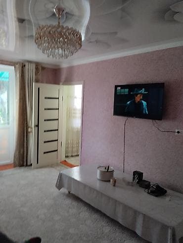 Продаётся 3 комнатное жилое помещение с отделкой и мебелью на фото. -