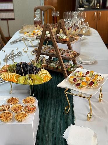выставка: Выездные банкеты | Организатор-администратор, Оформители | Фуршетный стол — 8