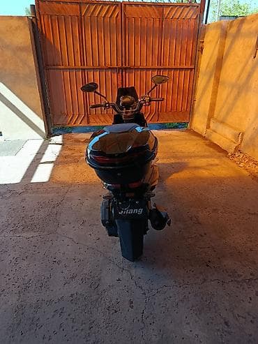 cvt: Тип скутера 150 куб. см, Бензин — 4