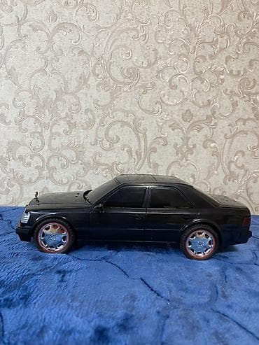 limited edition: Mercedes-Benz W124 на радиоуправление Дальность управления — 5