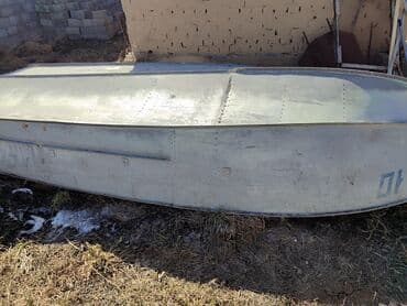 Алюминиевая гребная лодка - Корпус клёпаный, алюминий. - Килеватое