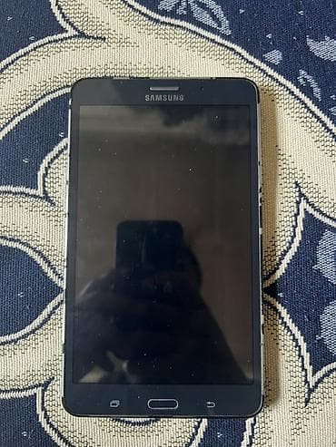 самсунг 132: Планшет, Samsung, память 16 ГБ, 7" - 8", Wi-Fi, Б/у, Классический цвет - Черный — 1