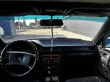 бюджетные авто: Mercedes-Benz E-Class: 1991 г., 2.3 л, Механика, Бензин, Седан — 9