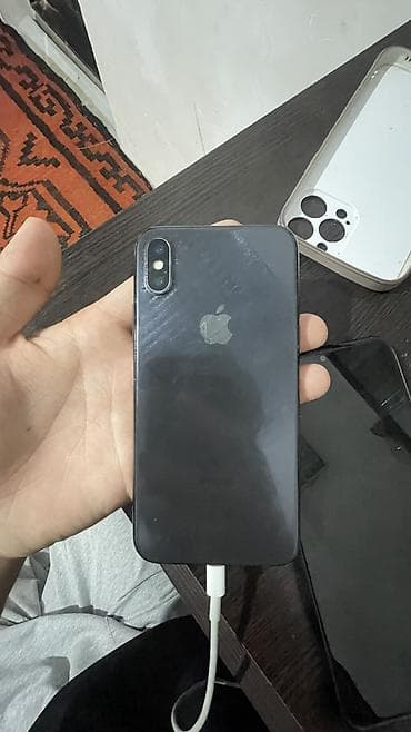 ipad 8th: IPhone X — 2