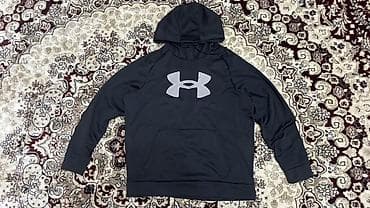 Толстовка с капюшоном Under Armour Размер L,состояние 9/10 - Цвет
