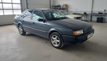 Volkswagen Passat: 1989 г., Седан