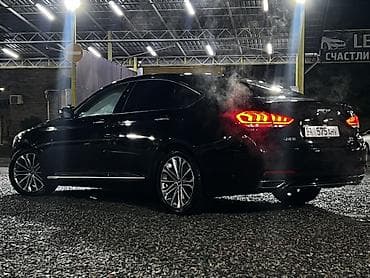 kia carens: Hyundai Genesis: 2015 г., Седан — 3