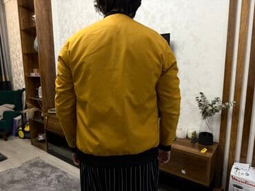 веш: Если забираете все куртки сразу отдам за 4000 сом. По отдельности — 5