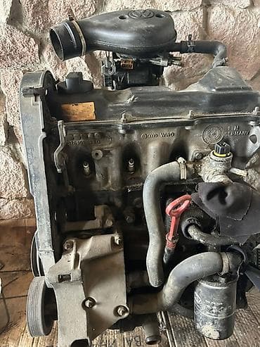 Двигатель Volkswagen гольф 3 
1.8
и каропка передачи 5 ступ