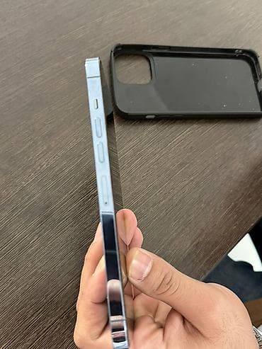 Apple iPhone: IPhone 13 Pro Max, Б/у, 256 ГБ, Sierra Blue, Чехол, 77 % — 3